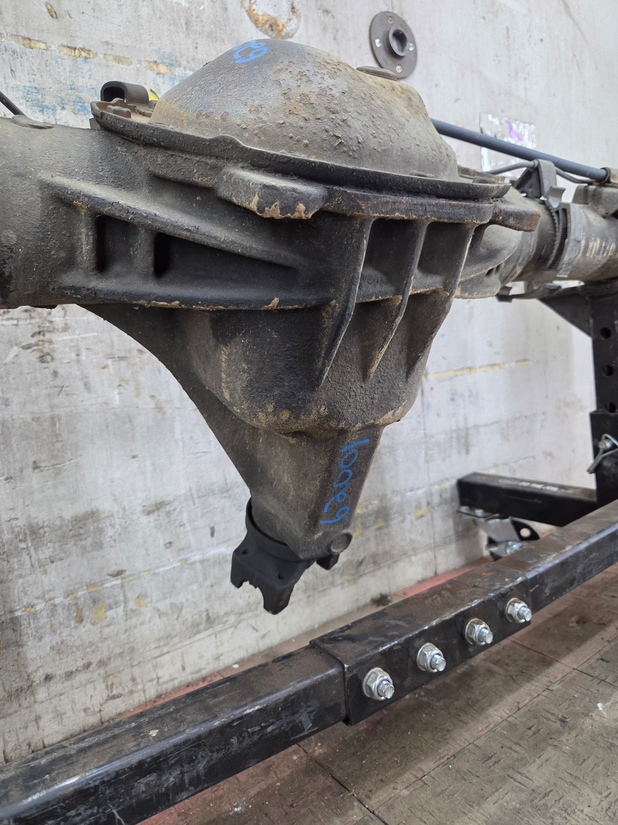1999-2006 Chevrolet Silverado GMC Sierra 1500 3.42 Rear Axle GU6 G80 Drum Brakes