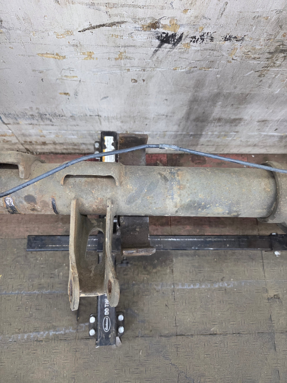 1999-2006 Chevrolet Silverado GMC Sierra 1500 3.42 Rear Axle GU6 G80 Drum Brakes