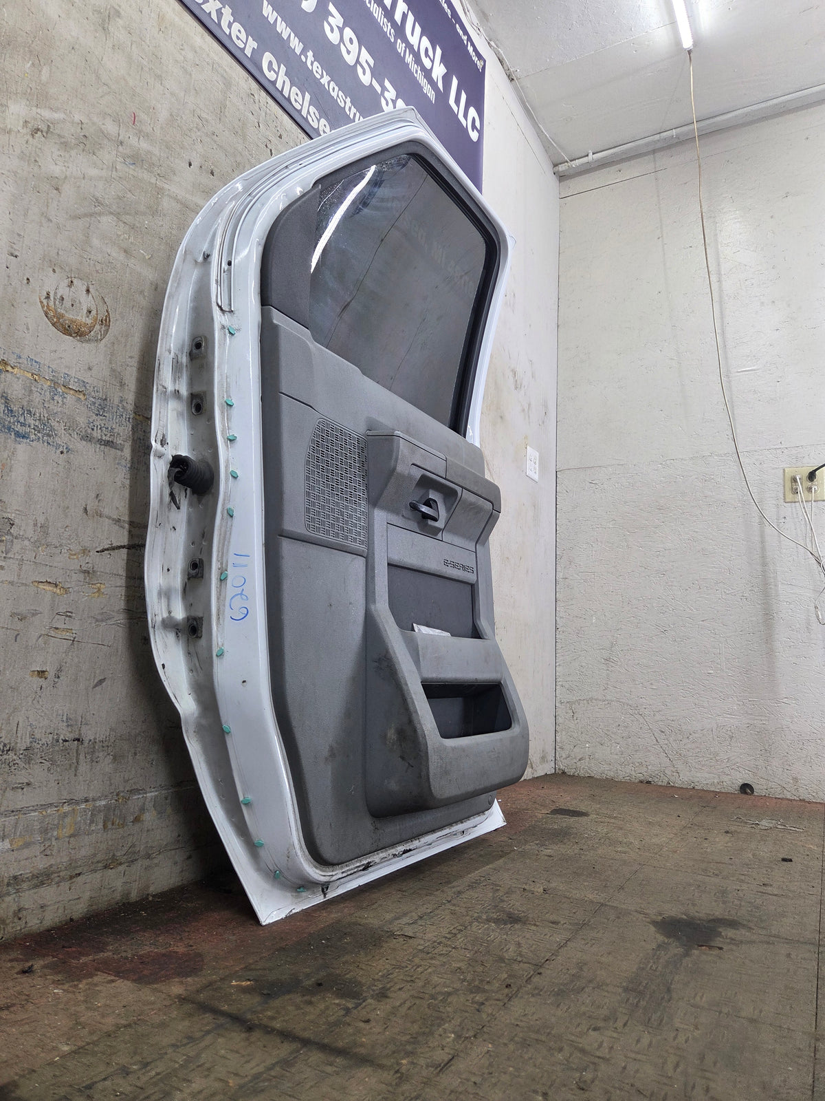 1991-2021 Ford E Series Passenger Side Front Door RH E150 E250 E350