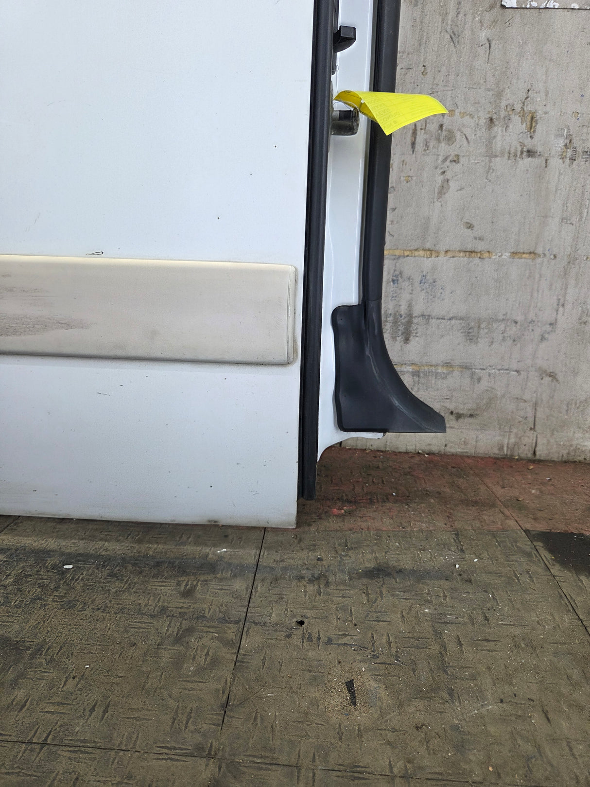2007-2013 Chevrolet Silverado / GMC Sierra 1500 2500 3500 HD Passenger side Extended Cab RH Rear Door