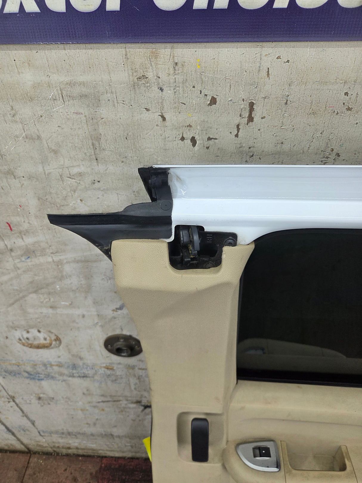 2007-2013 Chevrolet Silverado / GMC Sierra 1500 2500 3500 HD Passenger side Extended Cab RH Rear Door
