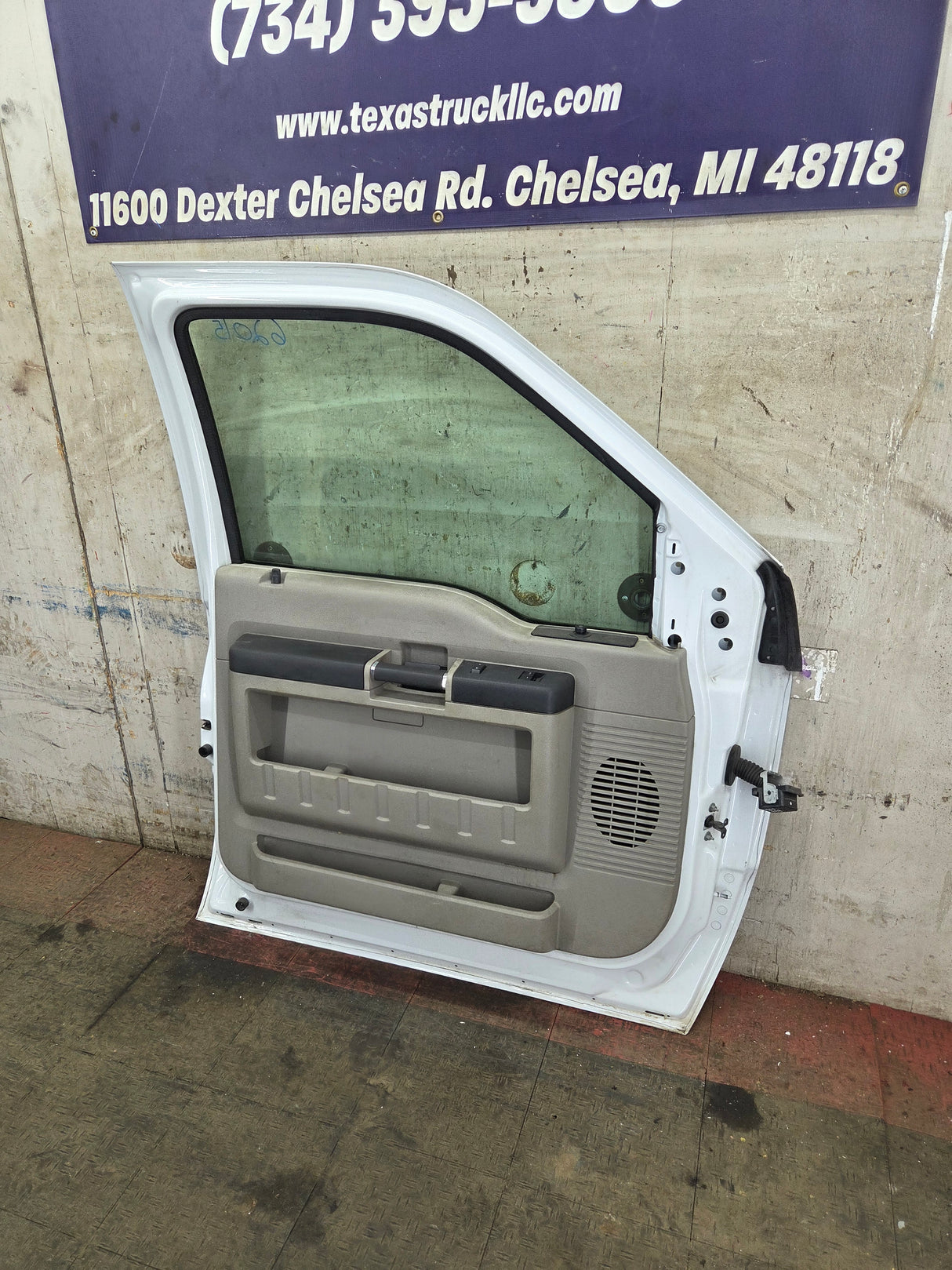 2008-2011 Ford Super Duty / Excursion Front Drivers LH Door F250 F350 F450 F550