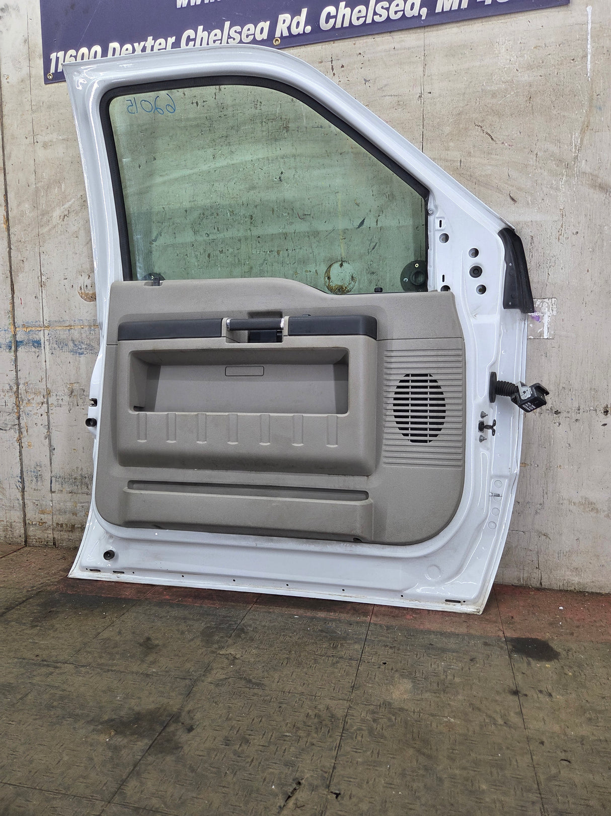 2008-2011 Ford Super Duty / Excursion Front Drivers LH Door F250 F350 F450 F550