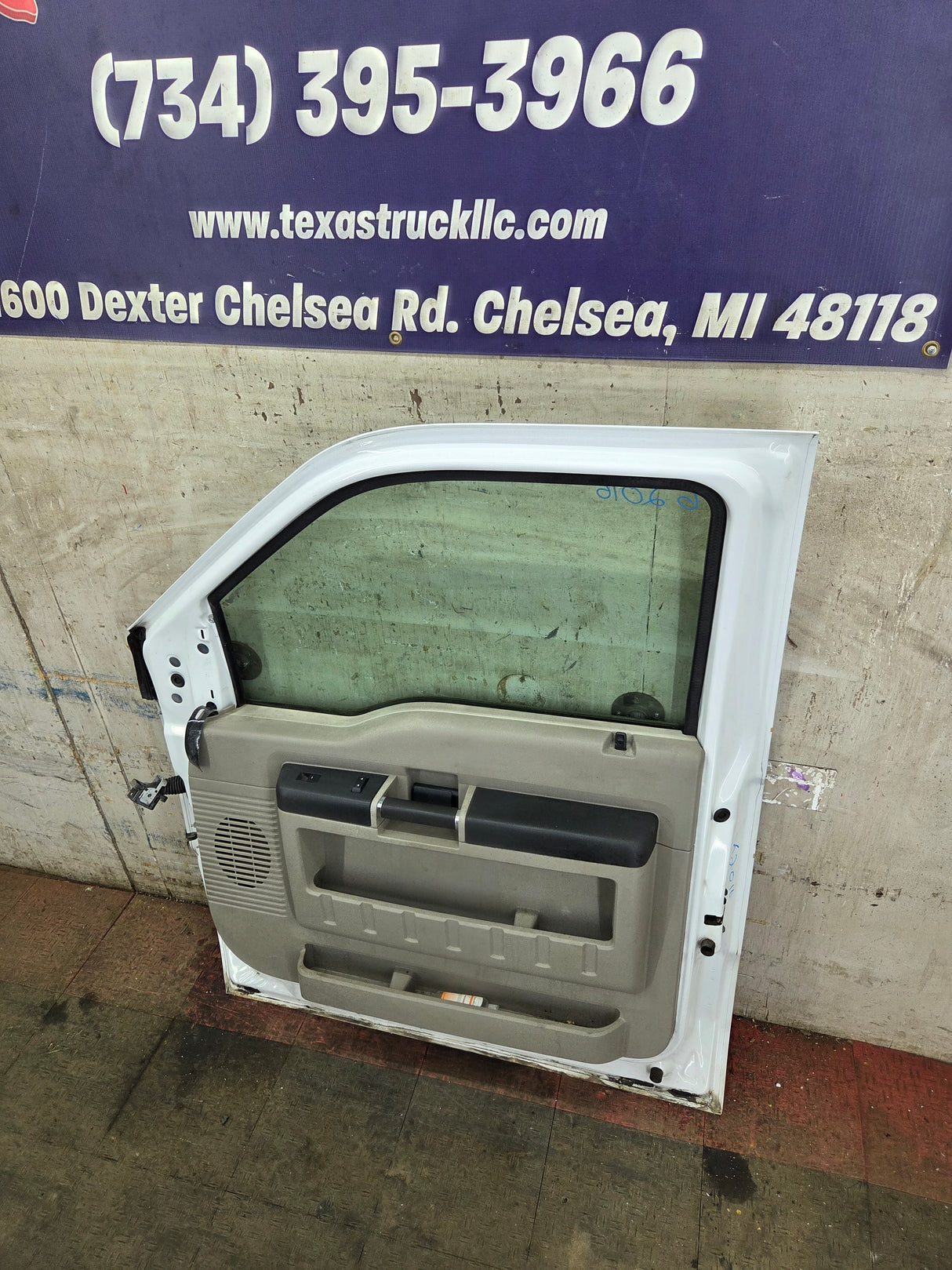 2008-2011 Ford Super Duty / Excursion Front Passenger RH Door F250 F350 F450 F550