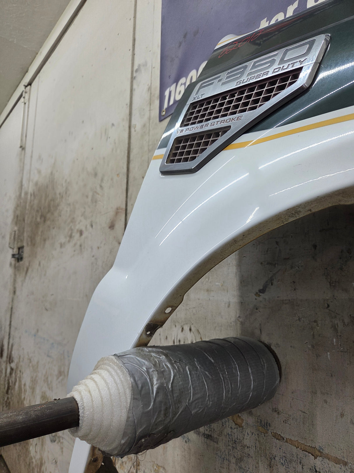 2008-2010 Ford Super Duty F250 F350 RH Passenger Side Fender - Oxford White