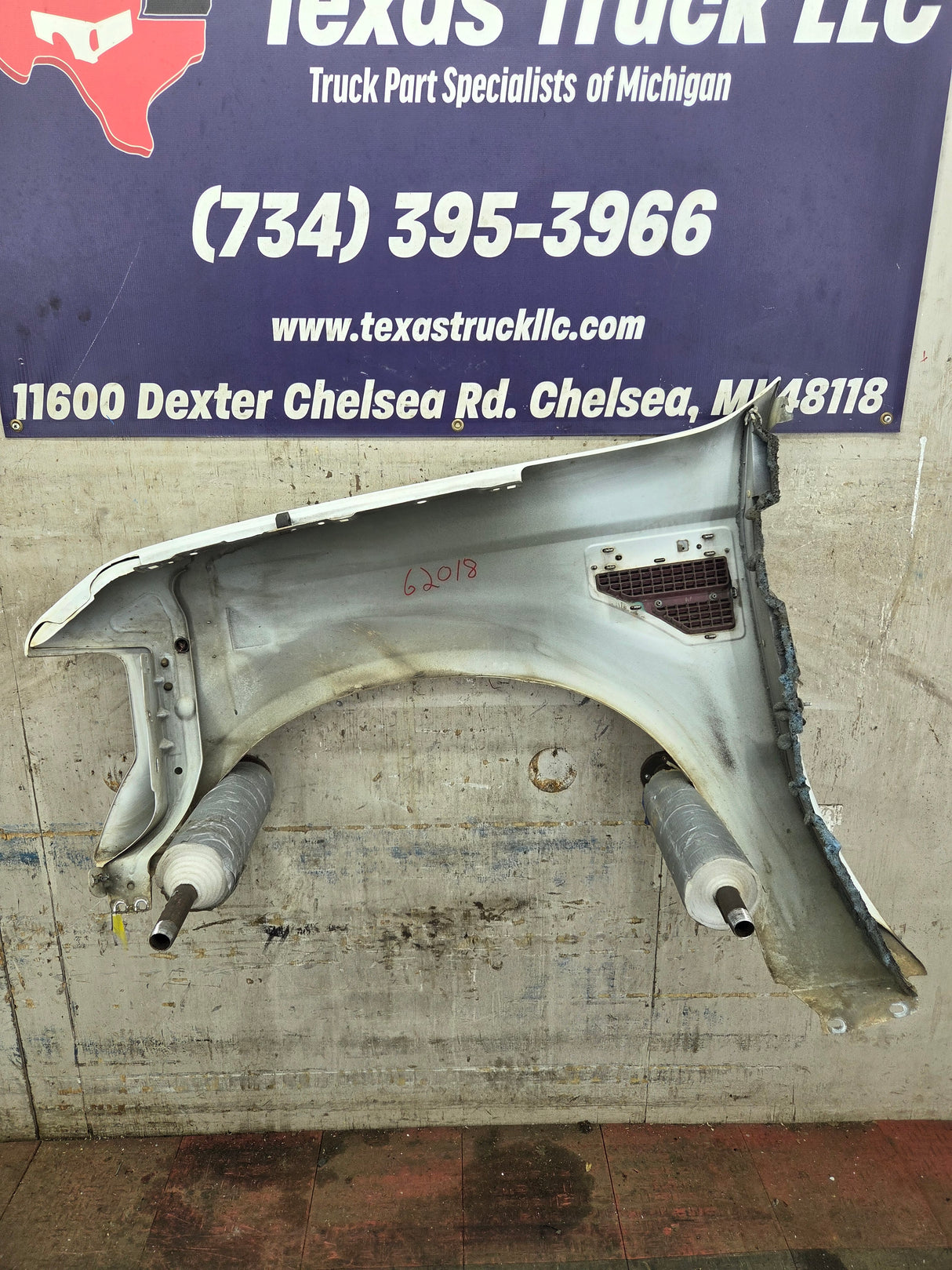 2008-2010 Ford Super Duty F250 F350 RH Passenger Side Fender - Oxford White