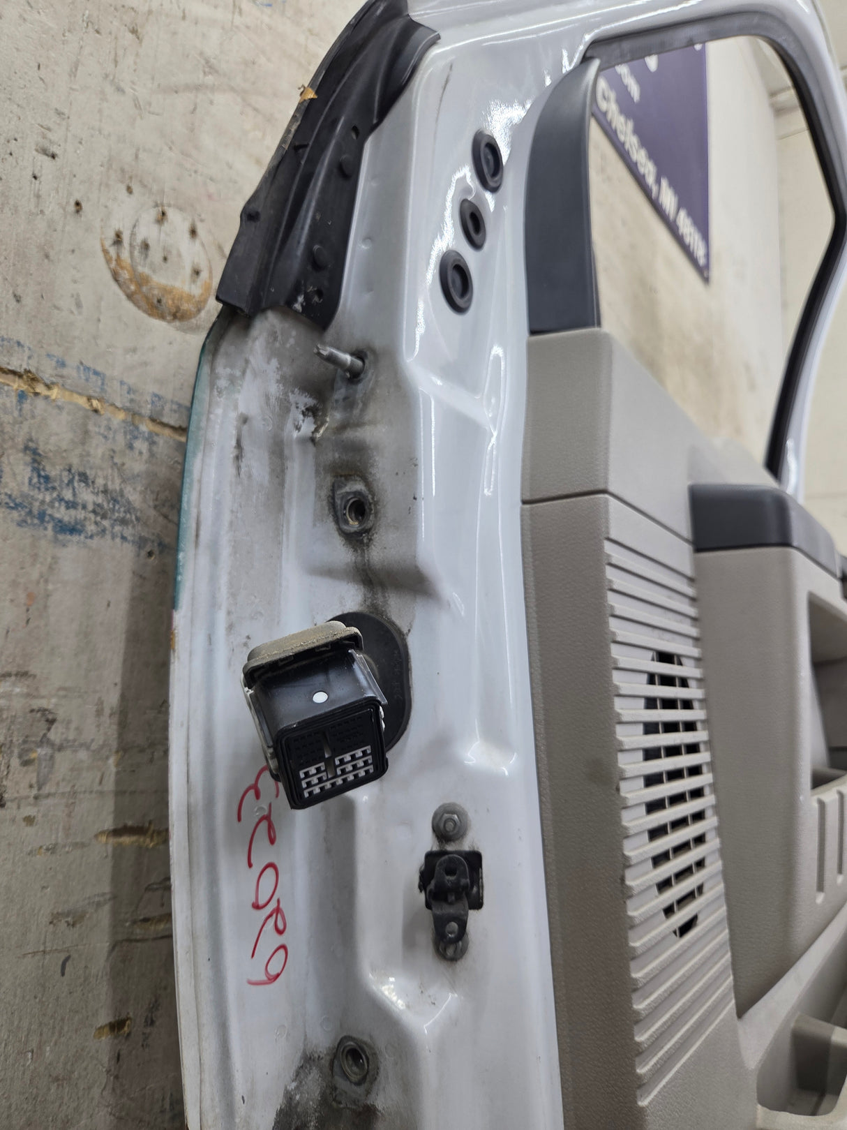 2008-2011 Ford Super Duty / Excursion Front Passenger RH Door F250 F350 F450 F550