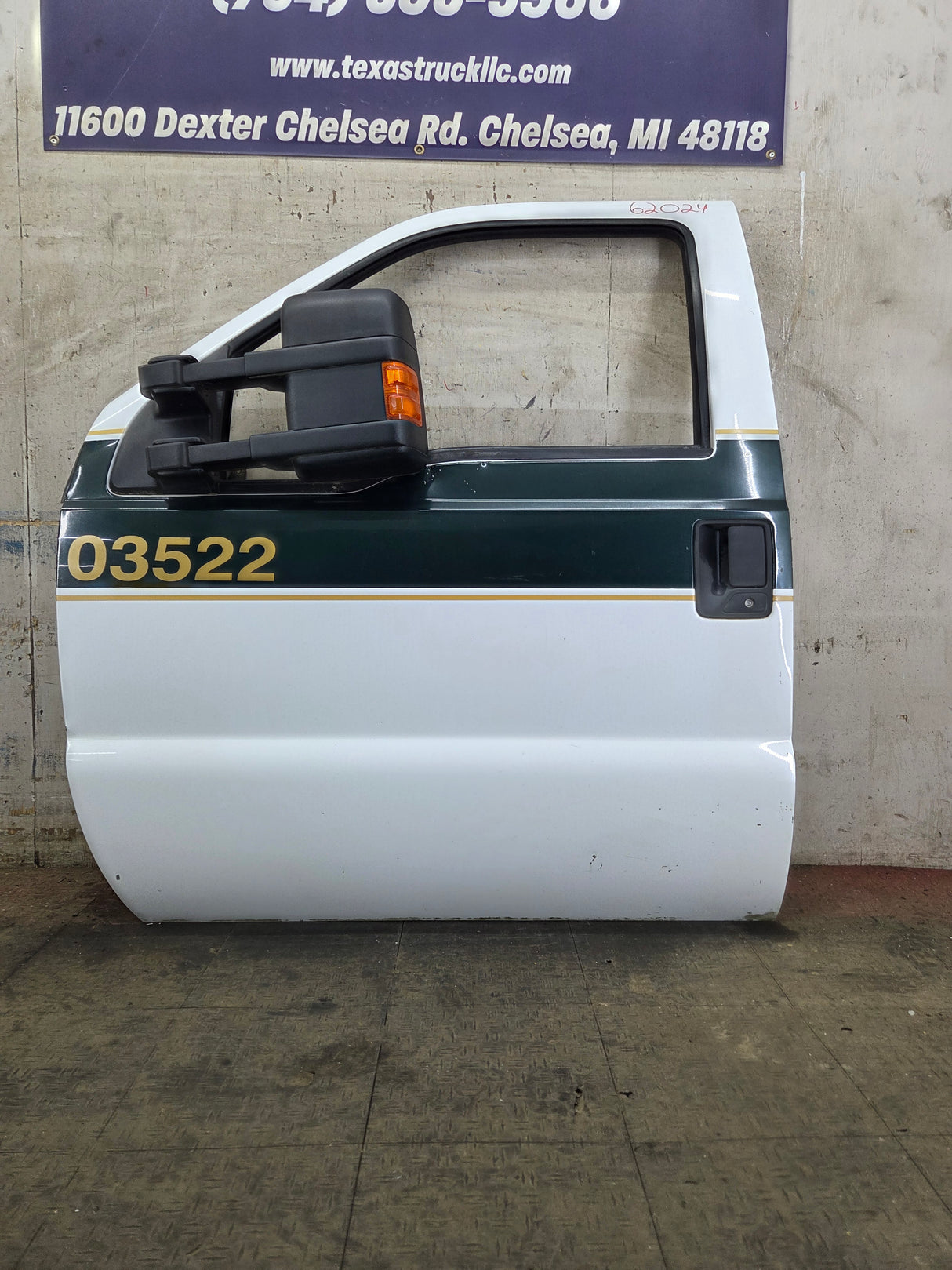 2008-2011 Ford Super Duty / Excursion Front Drivers LH Door F250 F350 F450 F550