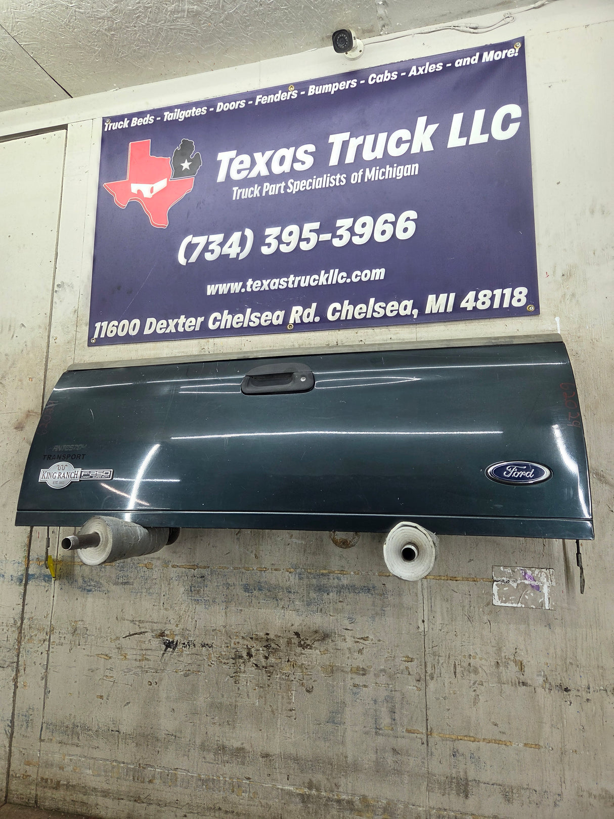1997-2003 F150 / 1999-2007 Ford F250 F350 F450 F550 Super Duty Tailgate