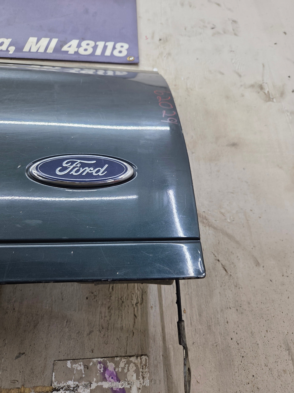 1997-2003 F150 / 1999-2007 Ford F250 F350 F450 F550 Super Duty Tailgate