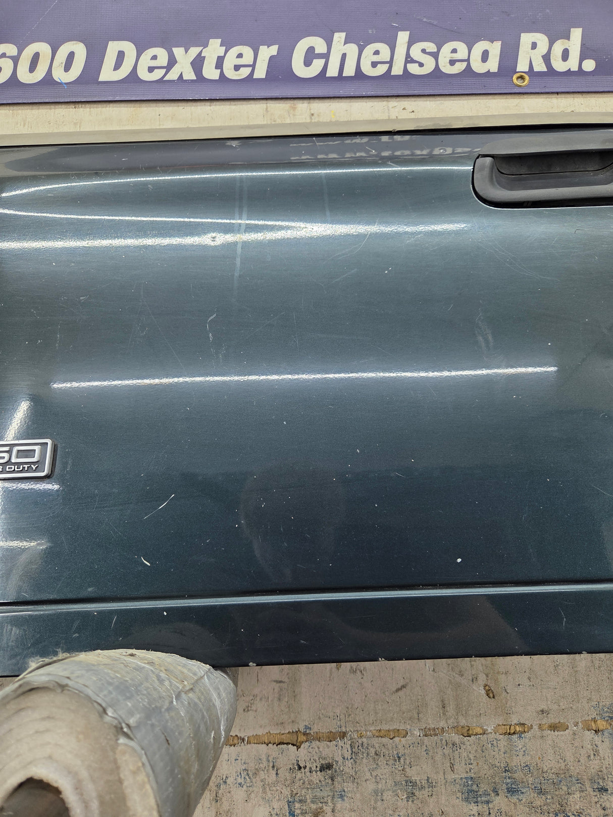1997-2003 F150 / 1999-2007 Ford F250 F350 F450 F550 Super Duty Tailgate