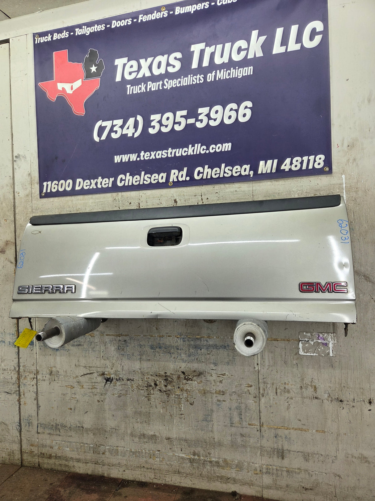 1999-2007 Chevrolet Silverado / GMC Sierra 1500 2500 3500 Tailgate