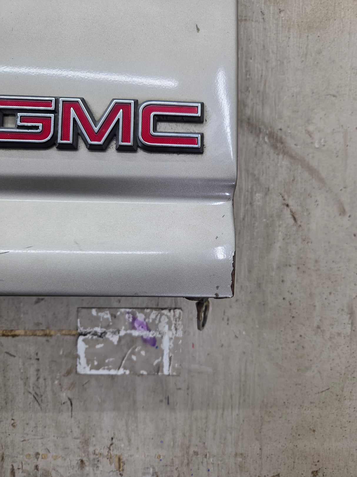 1999-2007 Chevrolet Silverado / GMC Sierra 1500 2500 3500 Tailgate