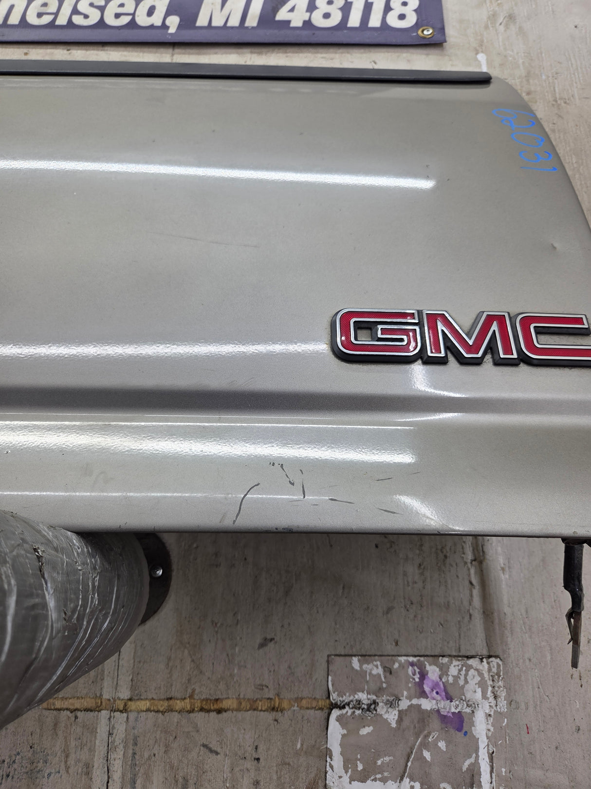 1999-2007 Chevrolet Silverado / GMC Sierra 1500 2500 3500 Tailgate