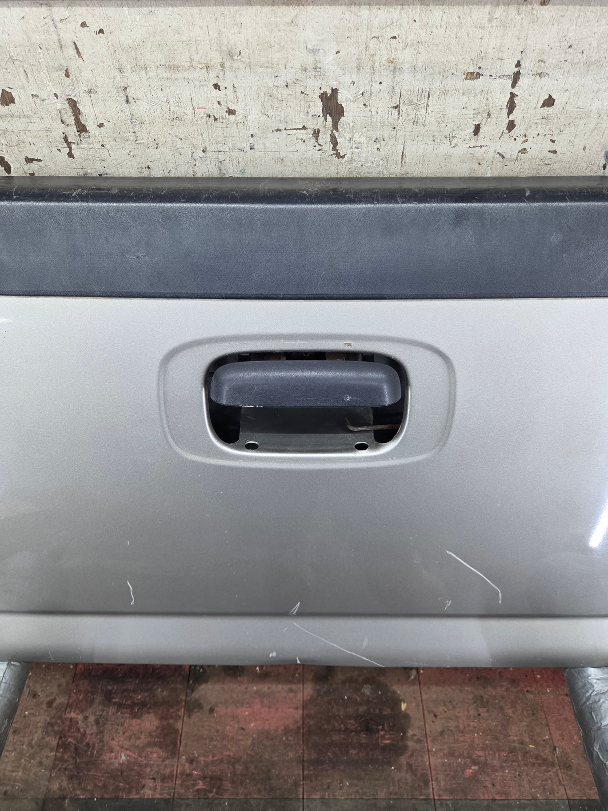 1999-2007 Chevrolet Silverado / GMC Sierra 1500 2500 3500 Tailgate