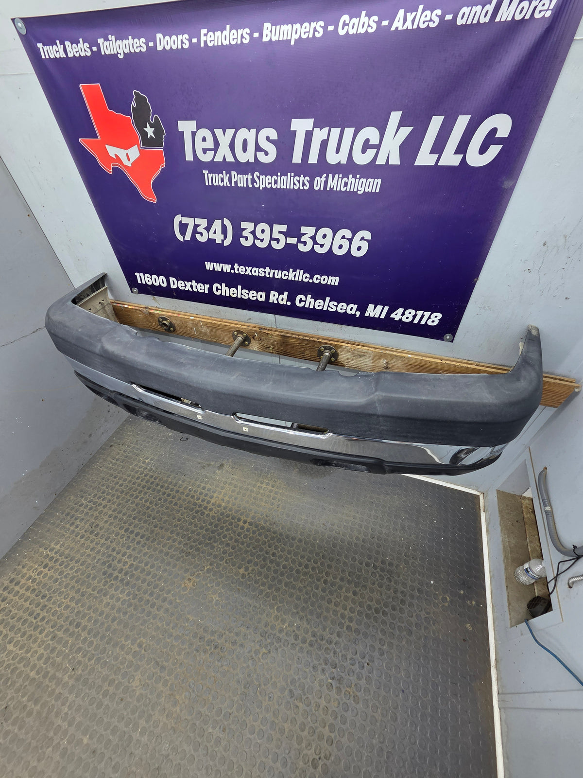 2003-2007 Chevrolet Silverado 2500HD 3500HD 'Cateye' Front Bumper