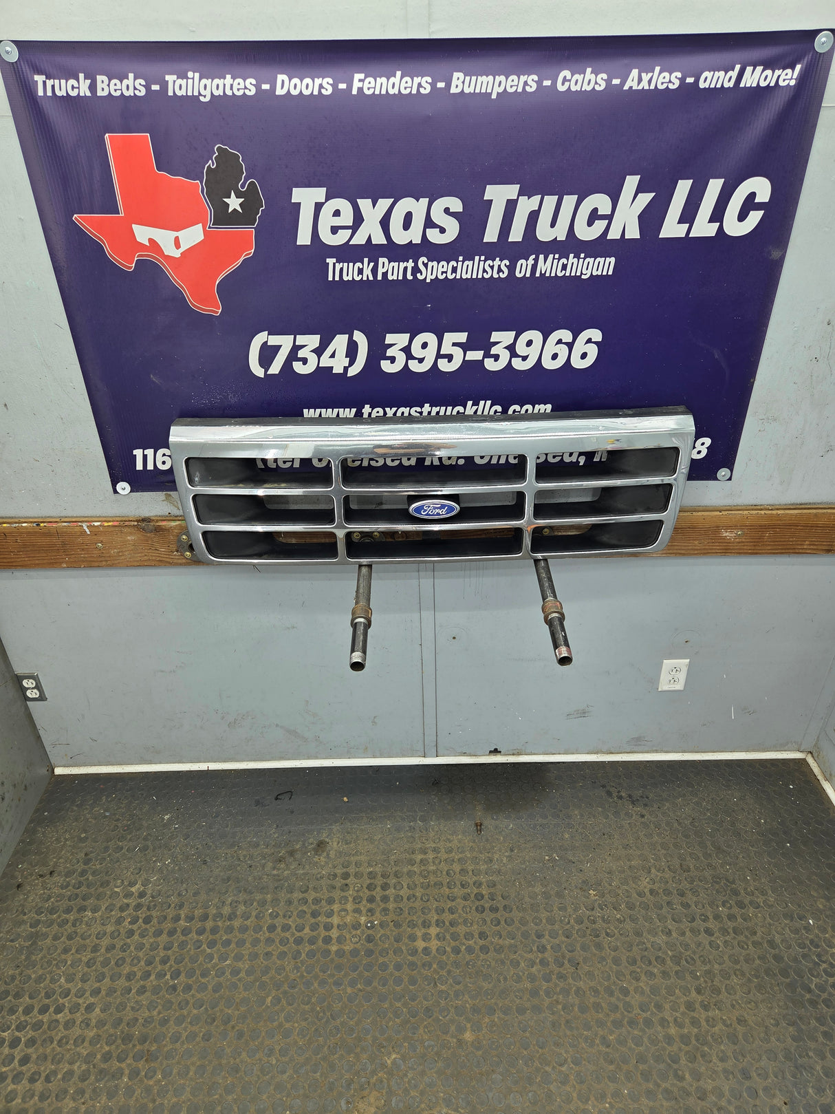 1992-1997 Ford F150 F250 F350 F450 F550 Grill