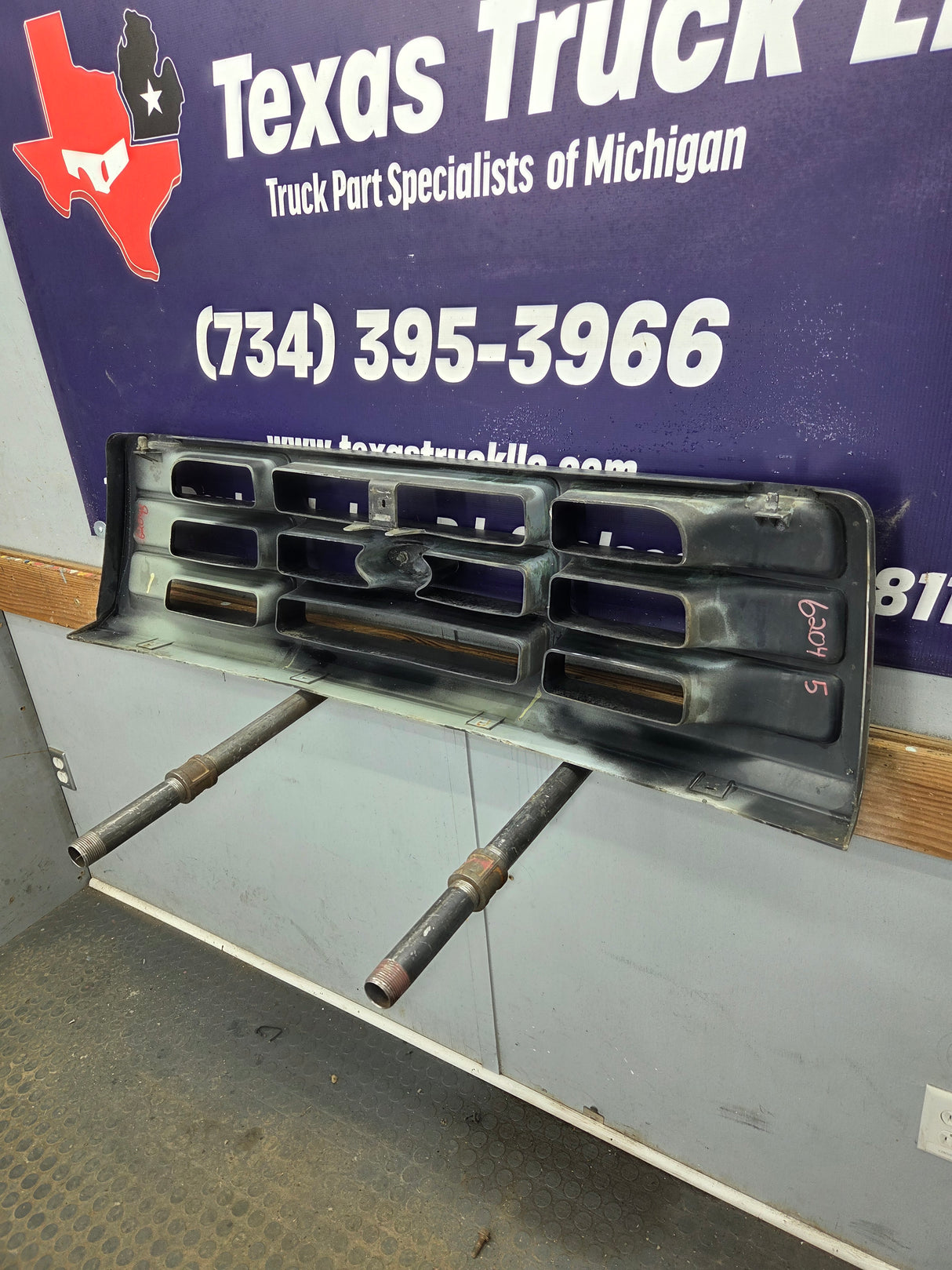 1992-1997 Ford F150 F250 F350 F450 F550 Grill