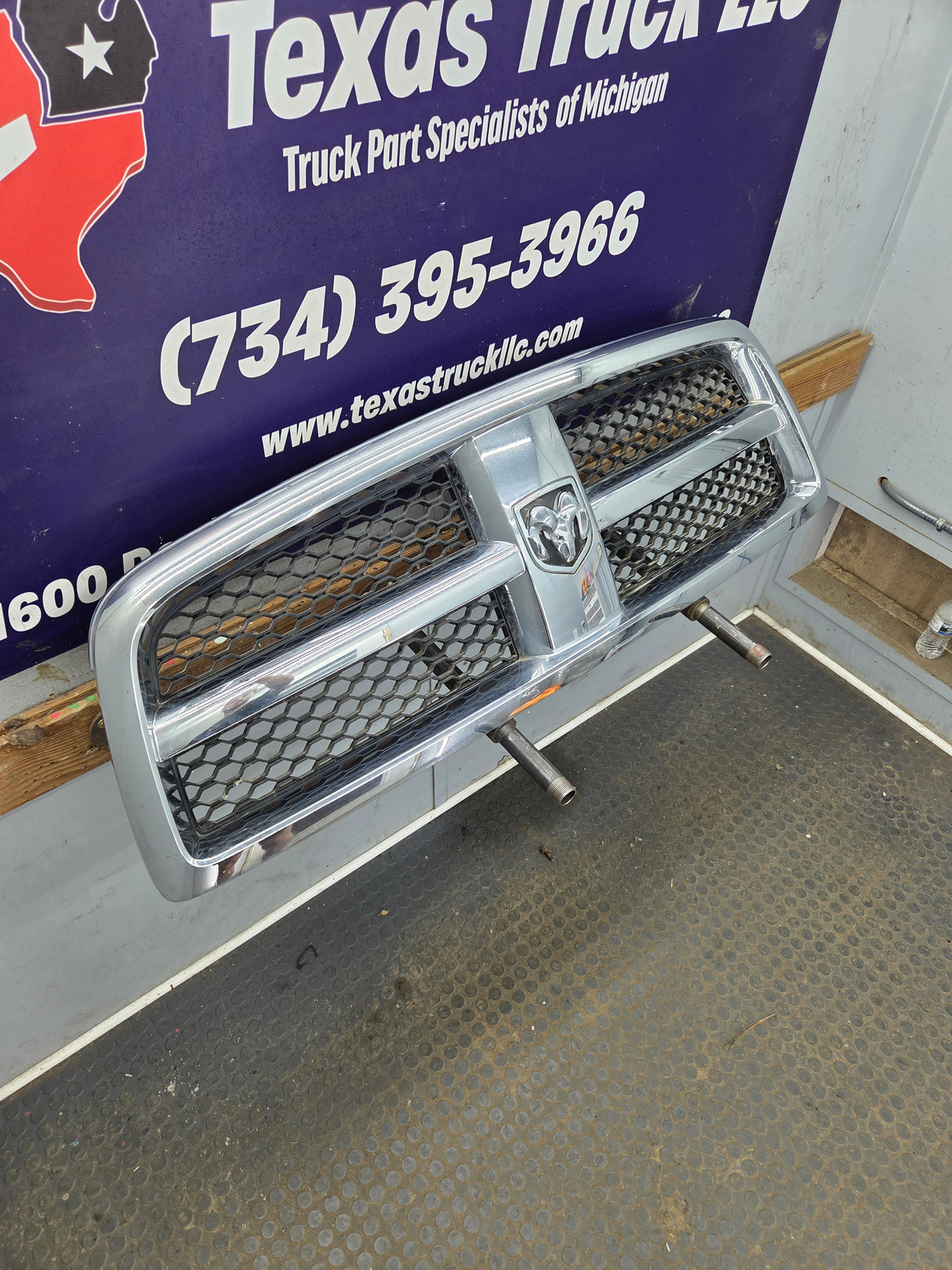 2009-2011 Dodge Ram 1500 Chrome Grill Surround