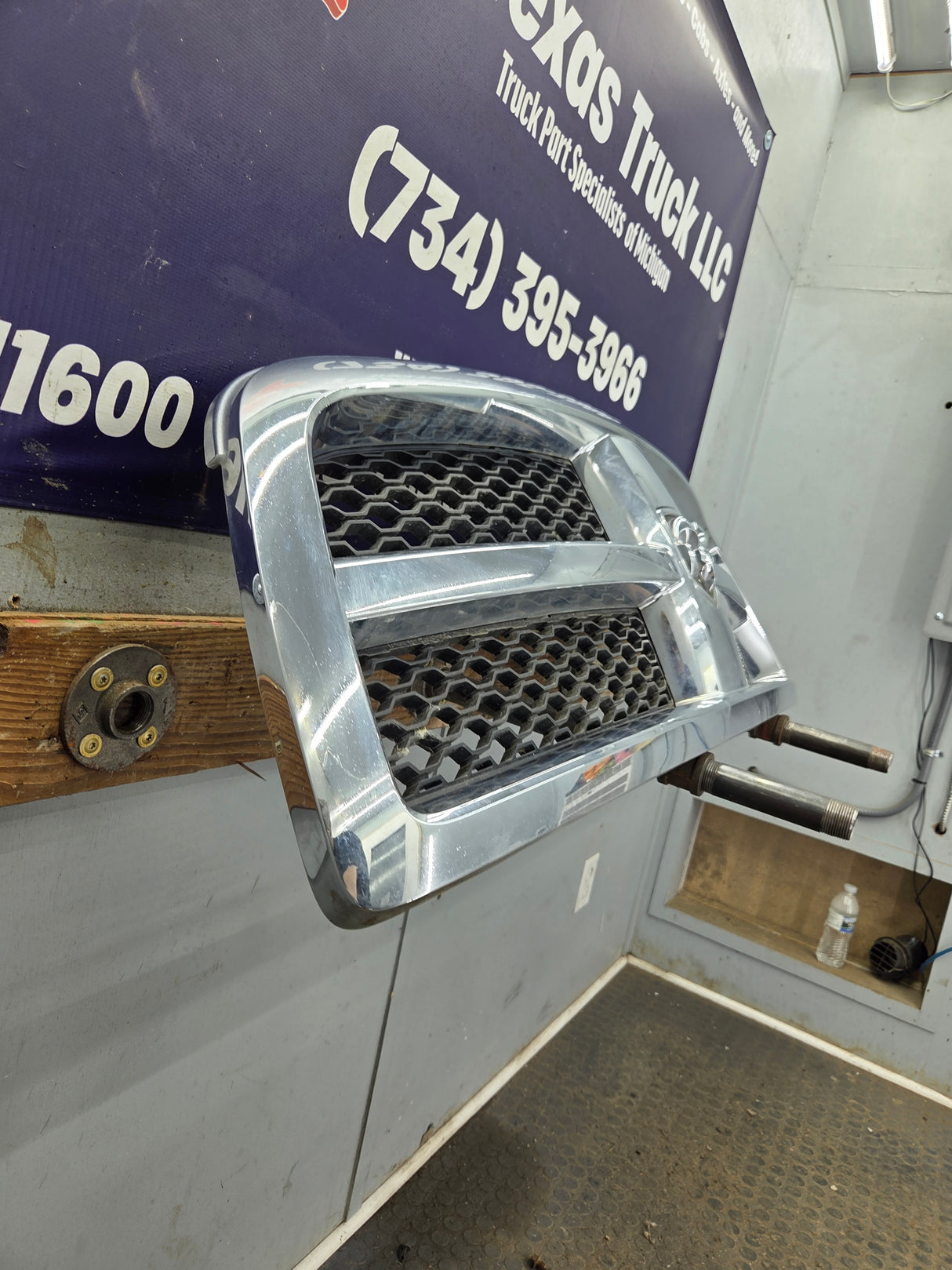 2009-2011 Dodge Ram 1500 Chrome Grill Surround