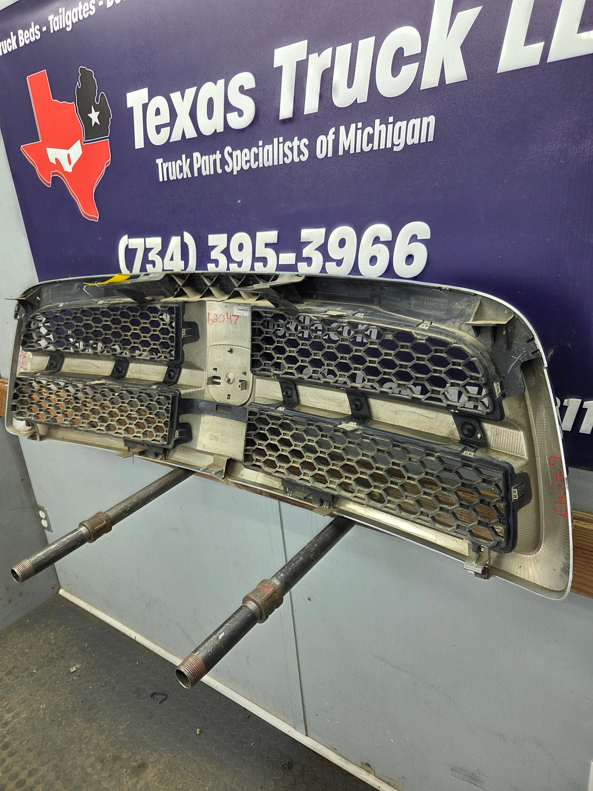 2009-2011 Dodge Ram 1500 Chrome Grill Surround