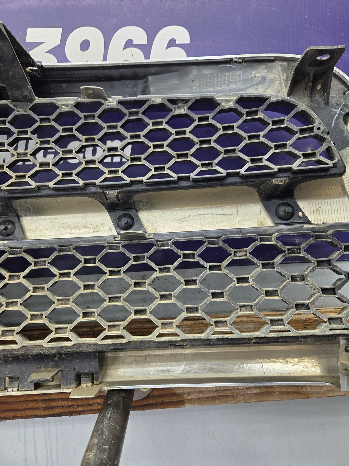 2009-2011 Dodge Ram 1500 Chrome Grill Surround
