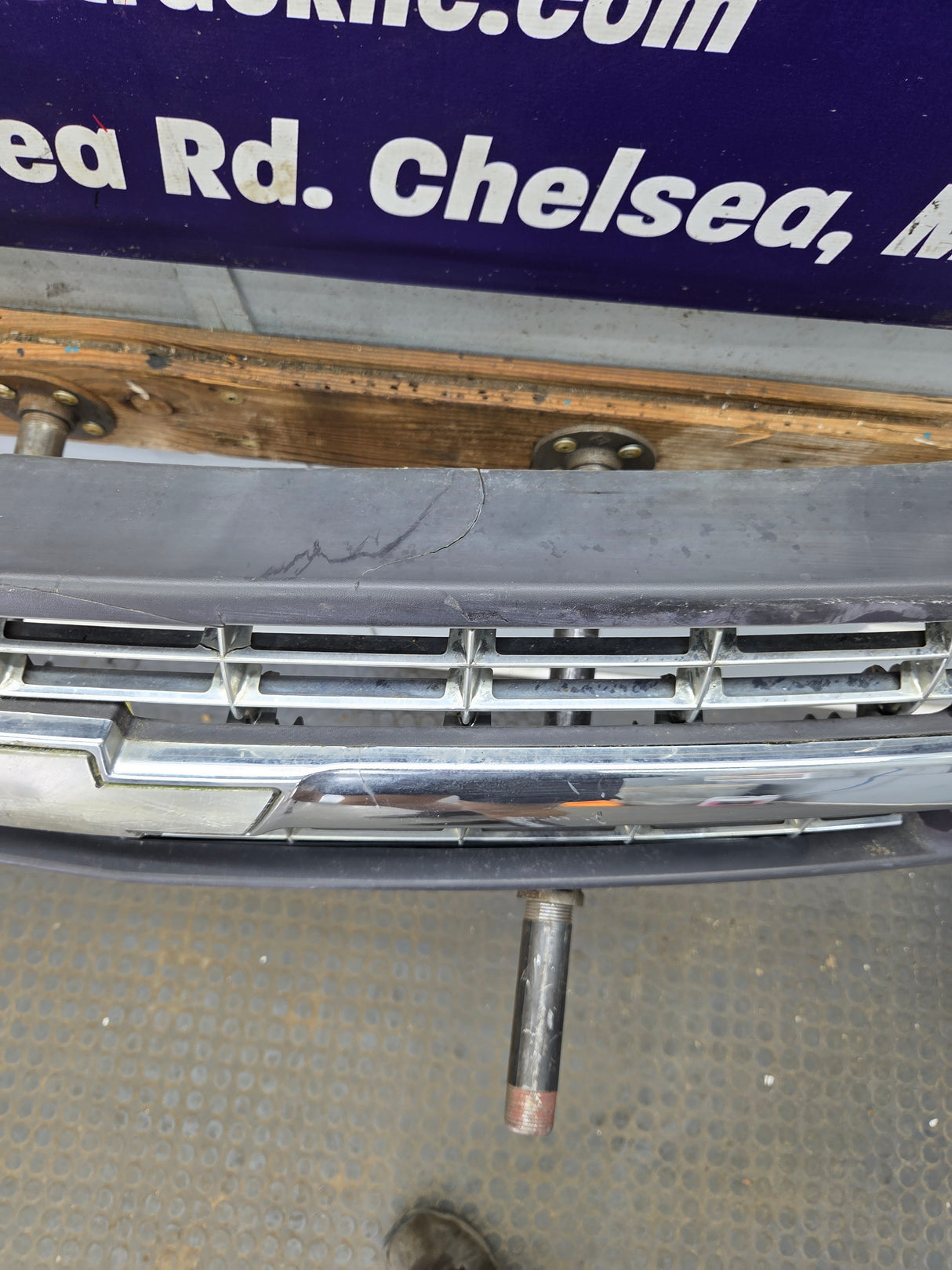 1999-2002 Chevrolet Silverado 1500 2500 3500 Grill OEM