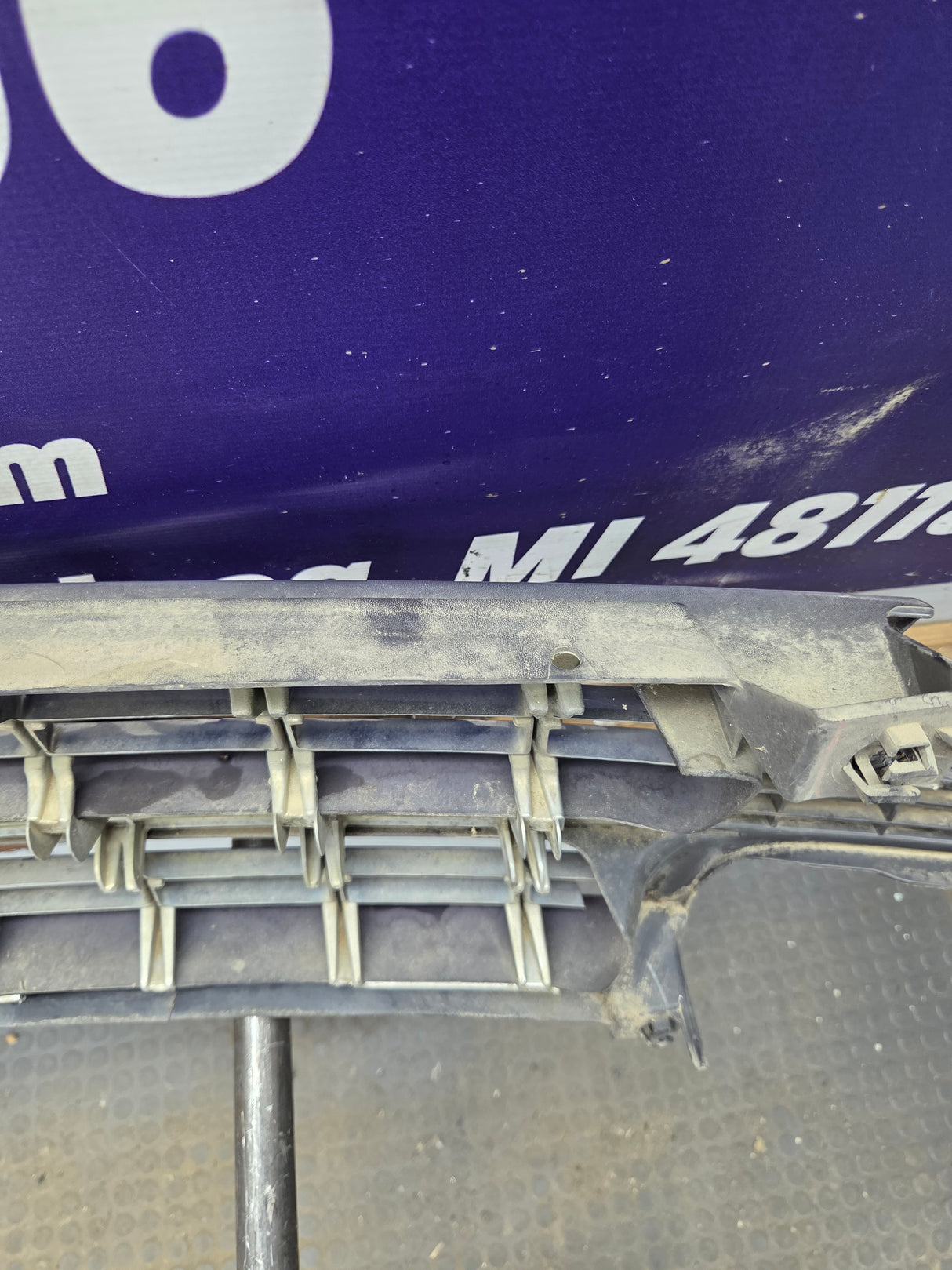 1999-2002 Chevrolet Silverado 1500 2500 3500 Grill OEM