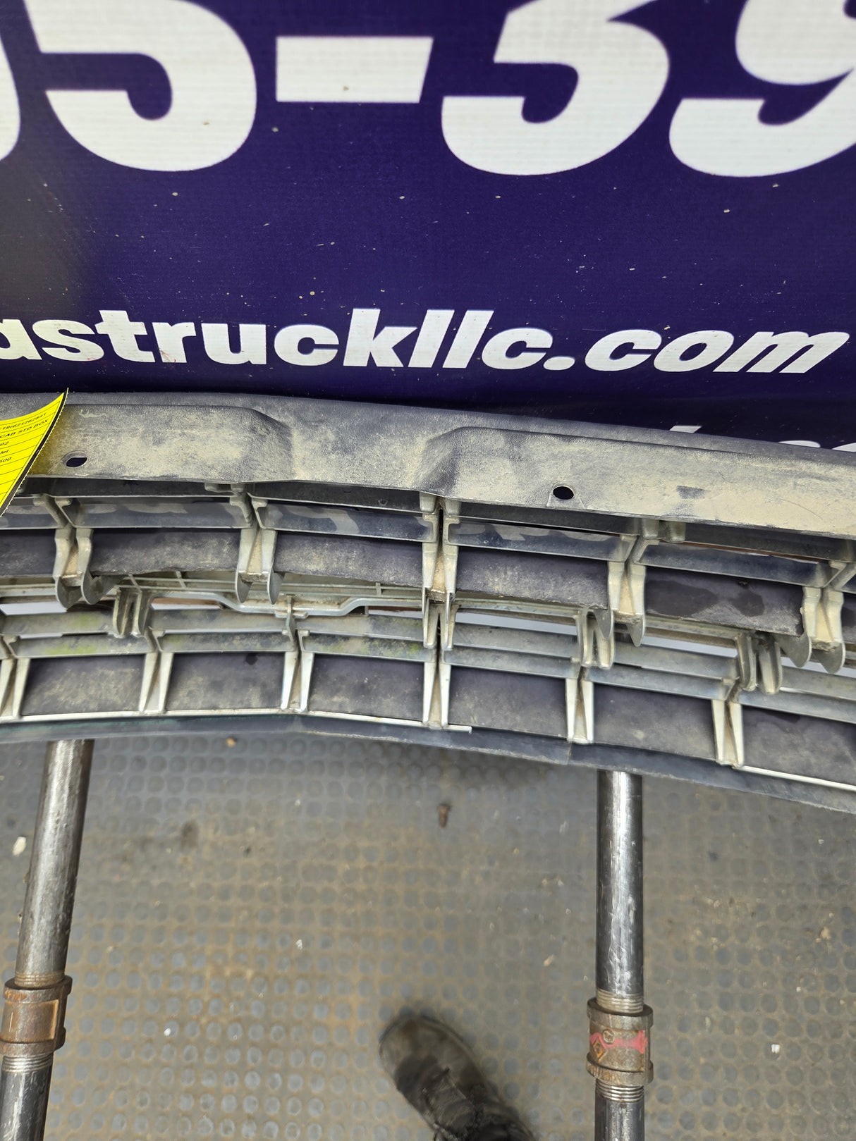 1999-2002 Chevrolet Silverado 1500 2500 3500 Grill OEM