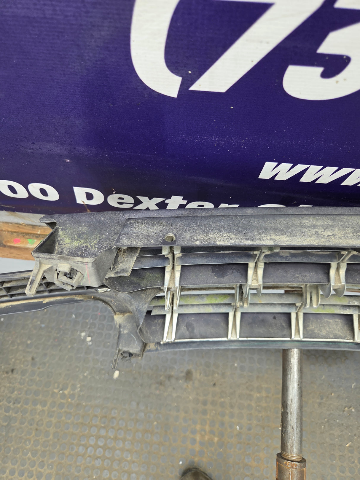 1999-2002 Chevrolet Silverado 1500 2500 3500 Grill OEM