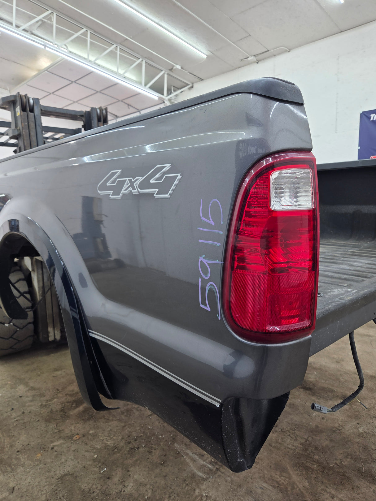 1999-2010 Ford Super Duty F250 F350 6' 9" Short Truck Bed