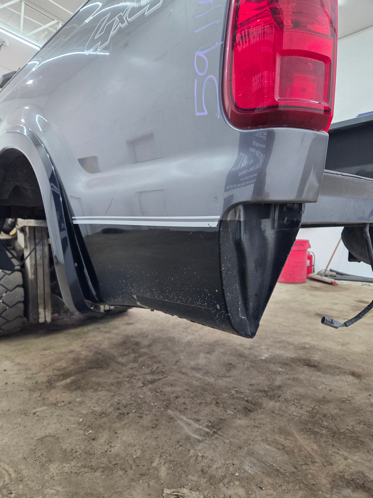1999-2010 Ford Super Duty F250 F350 6' 9" Short Truck Bed