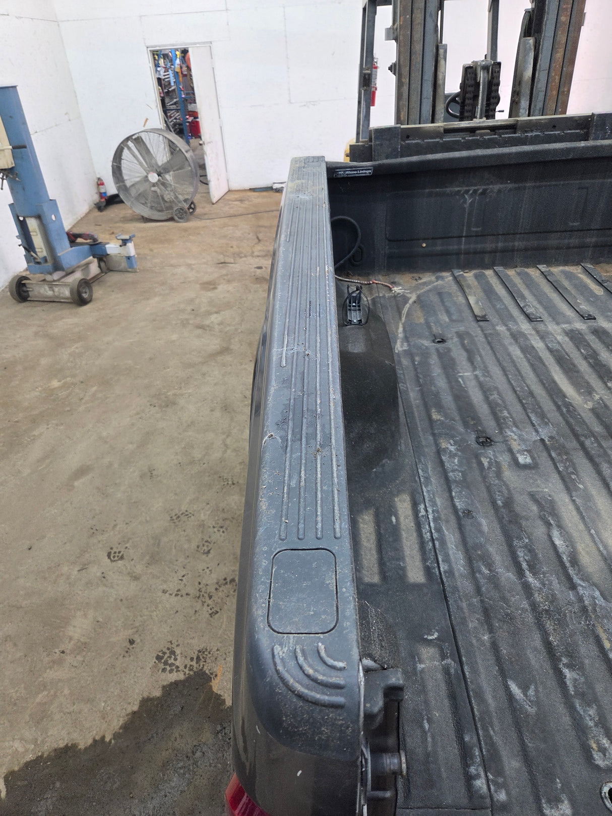 1999-2010 Ford Super Duty F250 F350 6' 9" Short Truck Bed