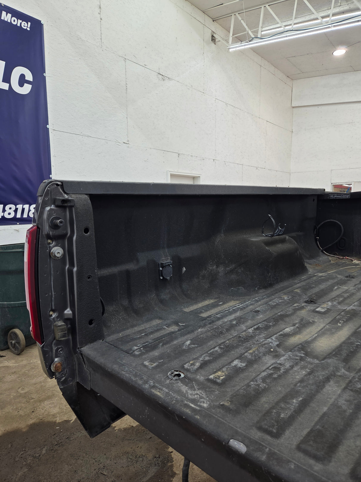 1999-2010 Ford Super Duty F250 F350 6' 9" Short Truck Bed