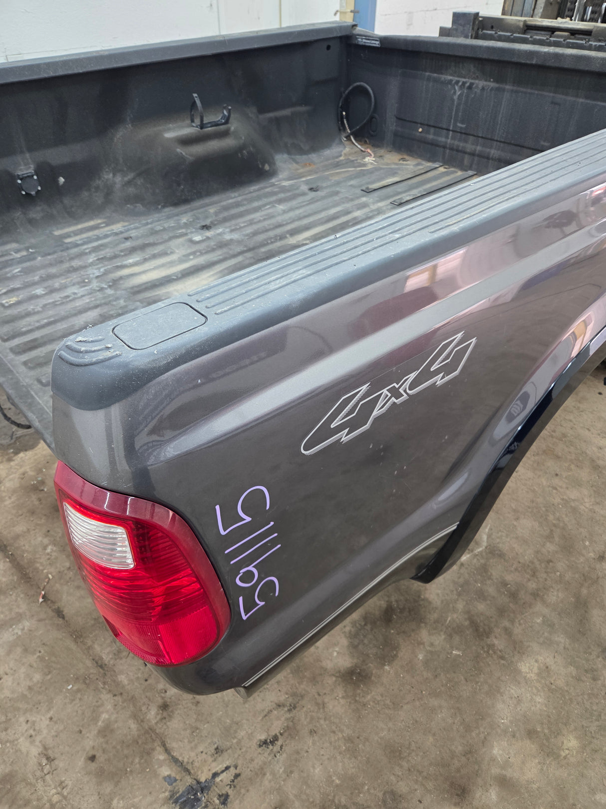 1999-2010 Ford Super Duty F250 F350 6' 9" Short Truck Bed