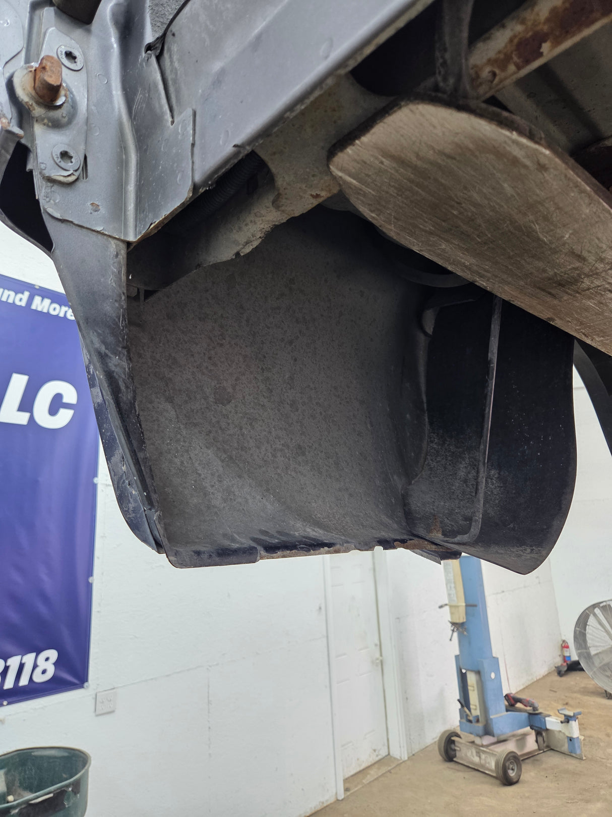 1999-2010 Ford Super Duty F250 F350 6' 9" Short Truck Bed