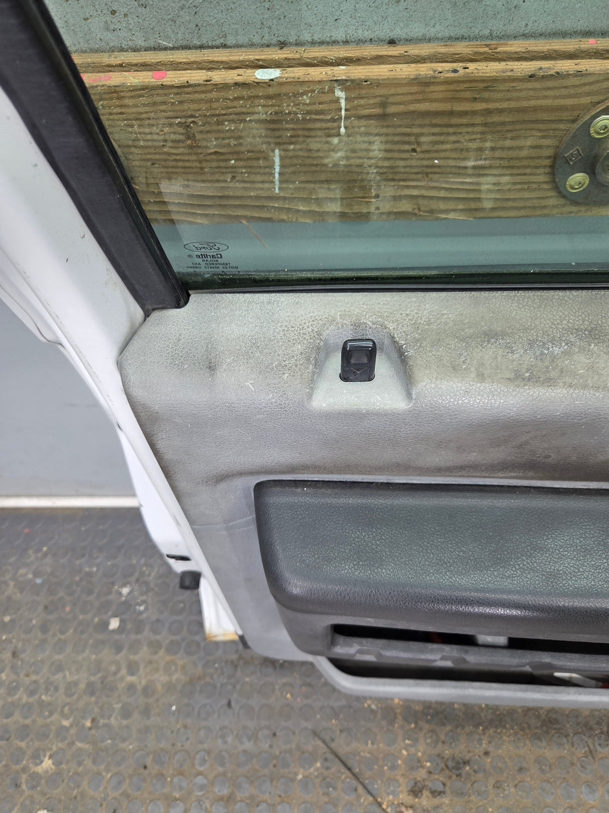 2012-2016 Ford Super Duty LH Driver Side Front Door F250 F350 F450 F550