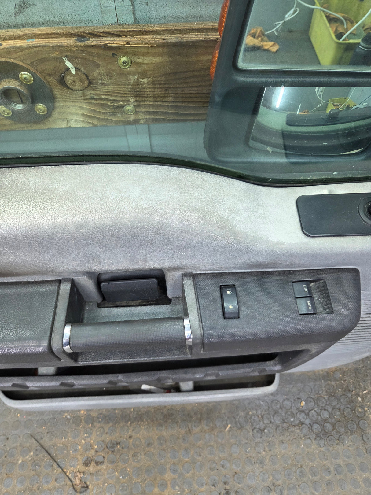 2012-2016 Ford Super Duty LH Driver Side Front Door F250 F350 F450 F550