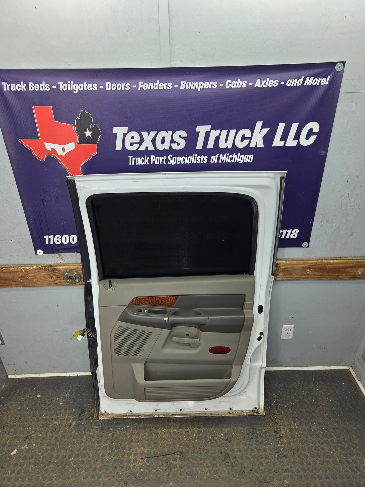 2003-2008 Dodge Ram 3rd Gen RH Passenger Side Rear MEGA Cab Door 1500 2500 3500 4500 5500