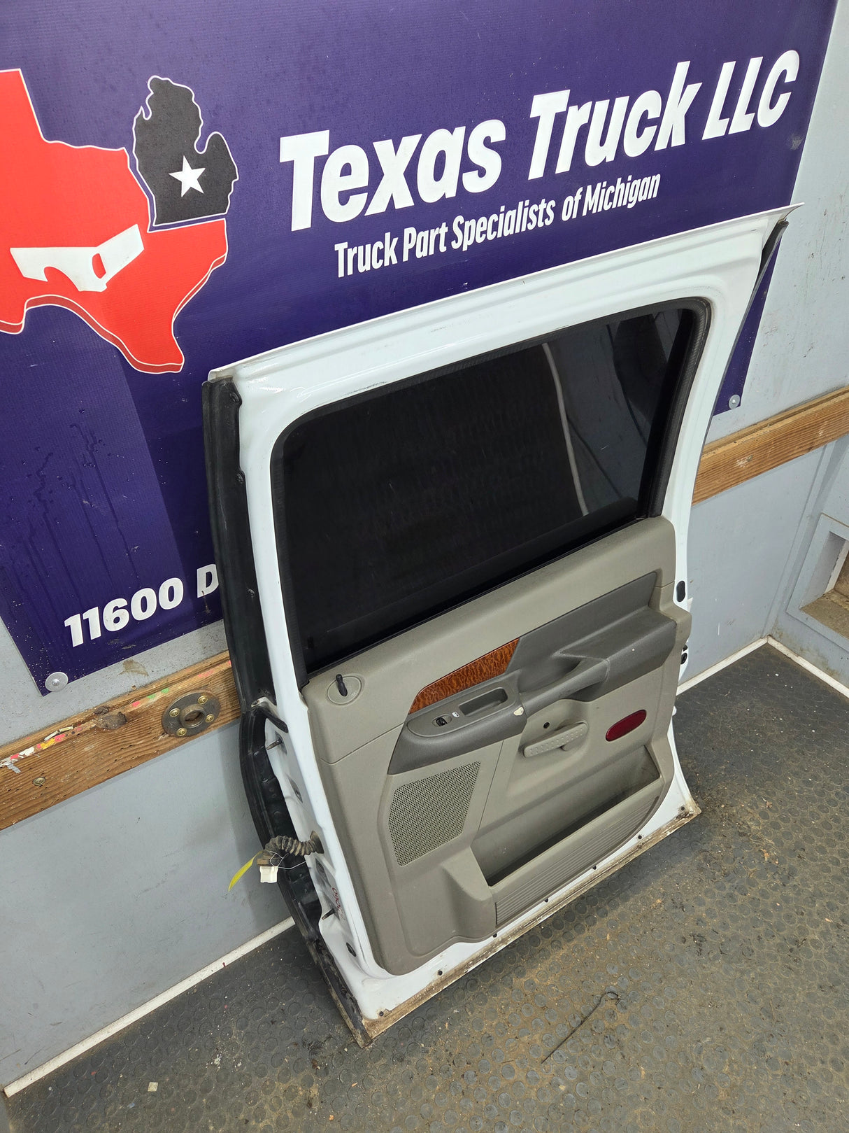 2003-2008 Dodge Ram 3rd Gen RH Passenger Side Rear MEGA Cab Door 1500 2500 3500 4500 5500