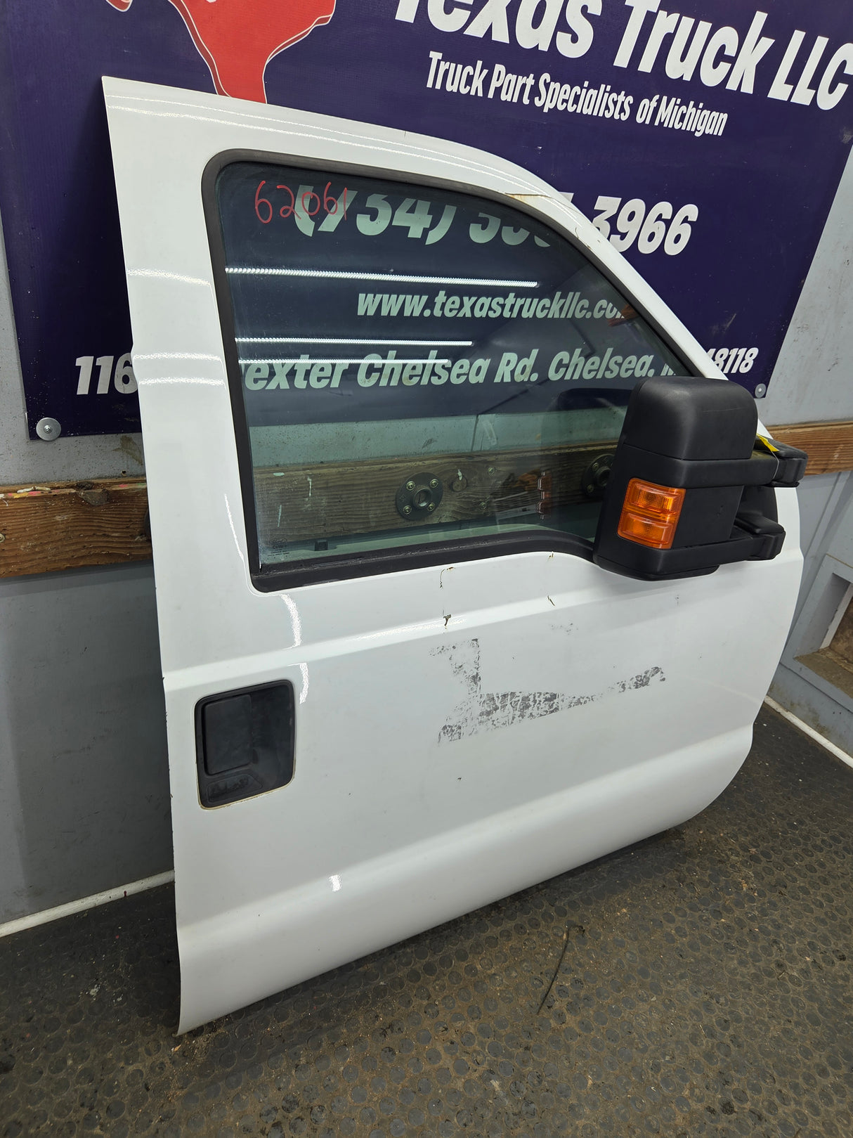 2012-2016 Ford Super Duty RH Passenger Side Front Door F250 F350 F450 F550