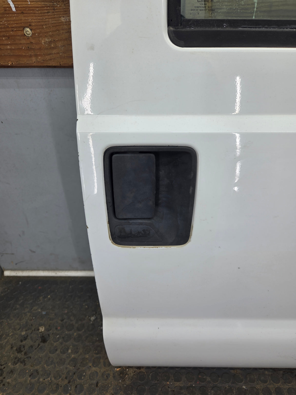 2012-2016 Ford Super Duty RH Passenger Side Front Door F250 F350 F450 F550