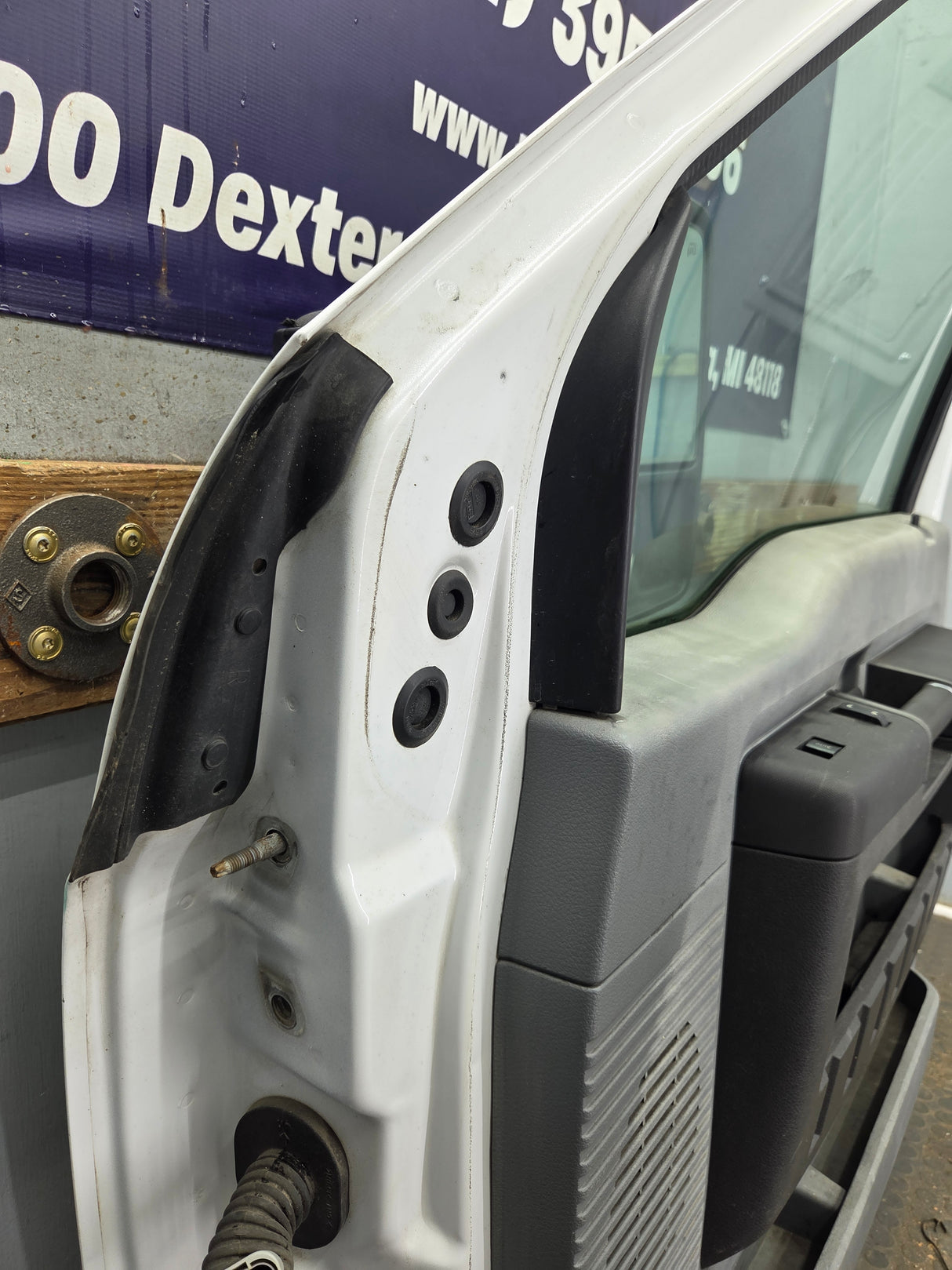 2012-2016 Ford Super Duty RH Passenger Side Front Door F250 F350 F450 F550