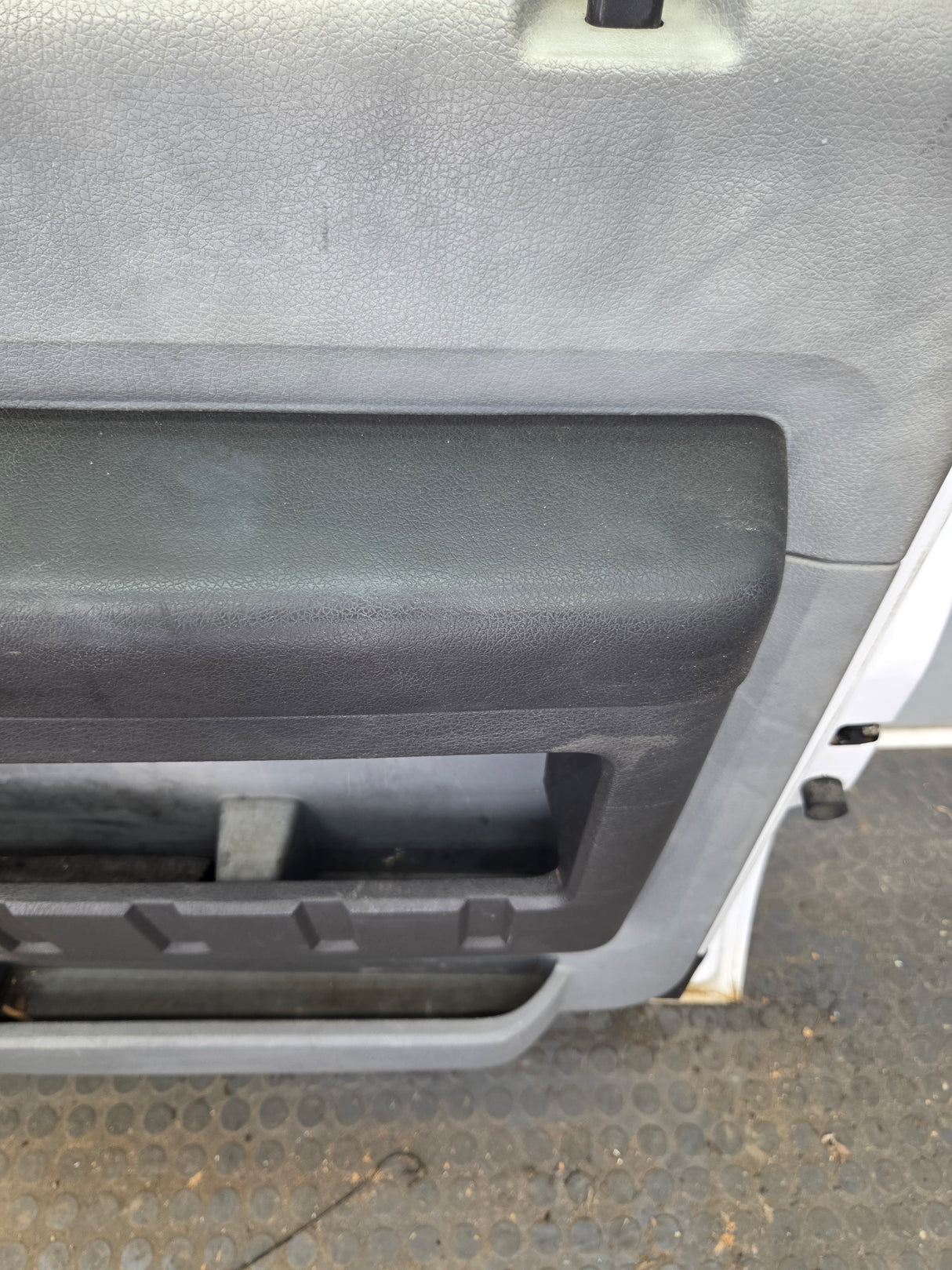 2012-2016 Ford Super Duty RH Passenger Side Front Door F250 F350 F450 F550