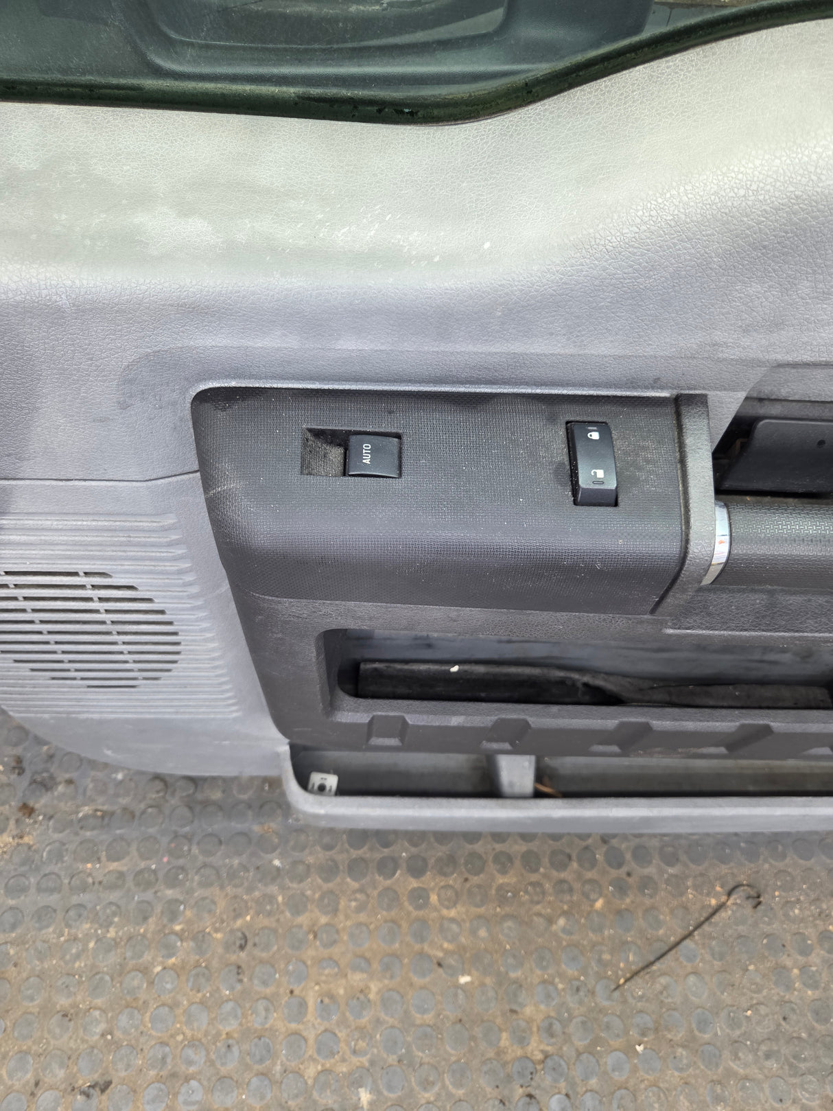 2012-2016 Ford Super Duty RH Passenger Side Front Door F250 F350 F450 F550
