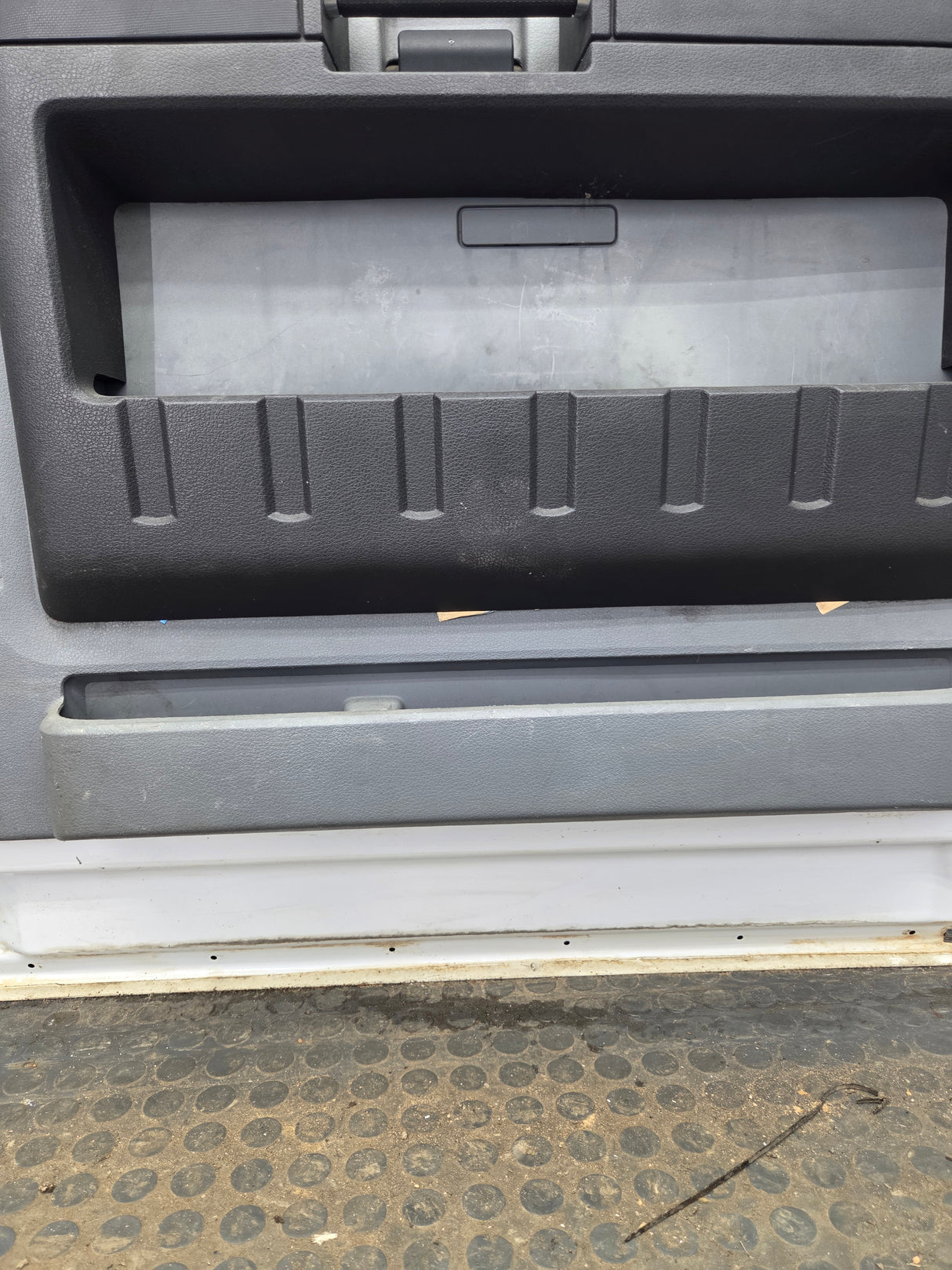 2012-2016 Ford Super Duty RH Passenger Side Front Door F250 F350 F450 F550