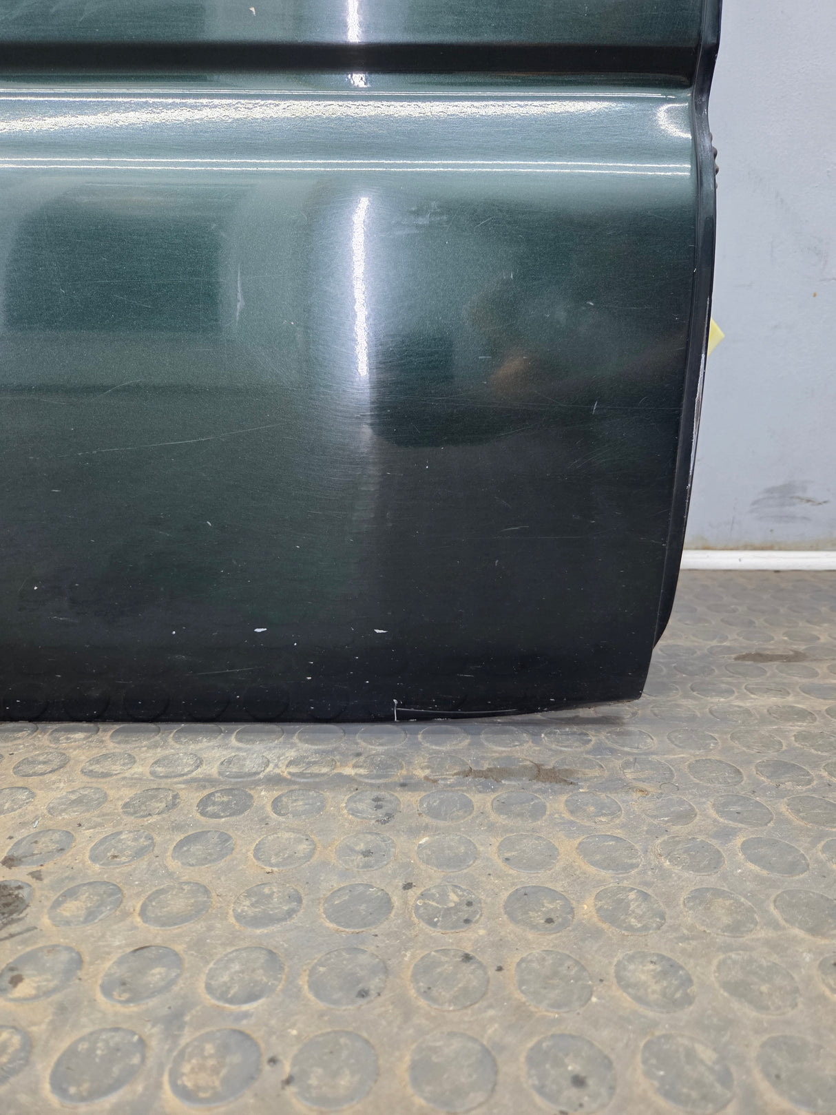 1999-2006 Chevrolet Silverado / GMC Sierra 1500 2500 3500 HD Rear Passenger side Crew Cab rear door RH