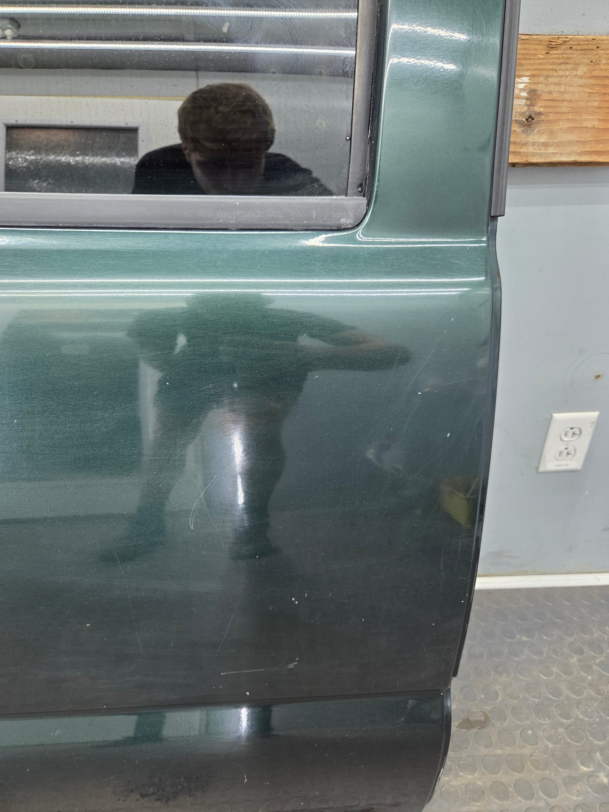 1999-2006 Chevrolet Silverado / GMC Sierra 1500 2500 3500 HD Rear Passenger side Crew Cab rear door RH