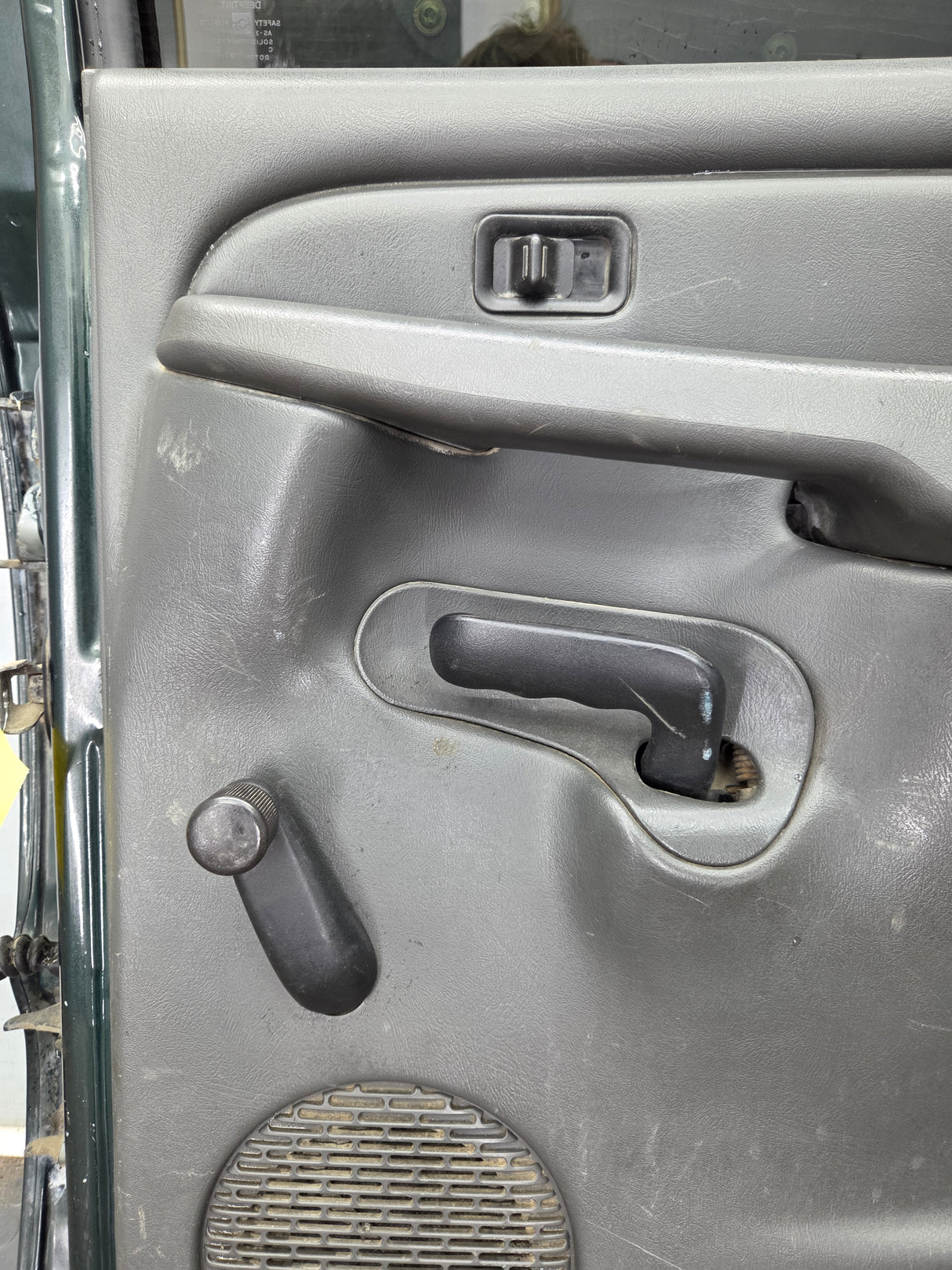 1999-2006 Chevrolet Silverado / GMC Sierra 1500 2500 3500 HD Rear Passenger side Crew Cab rear door RH