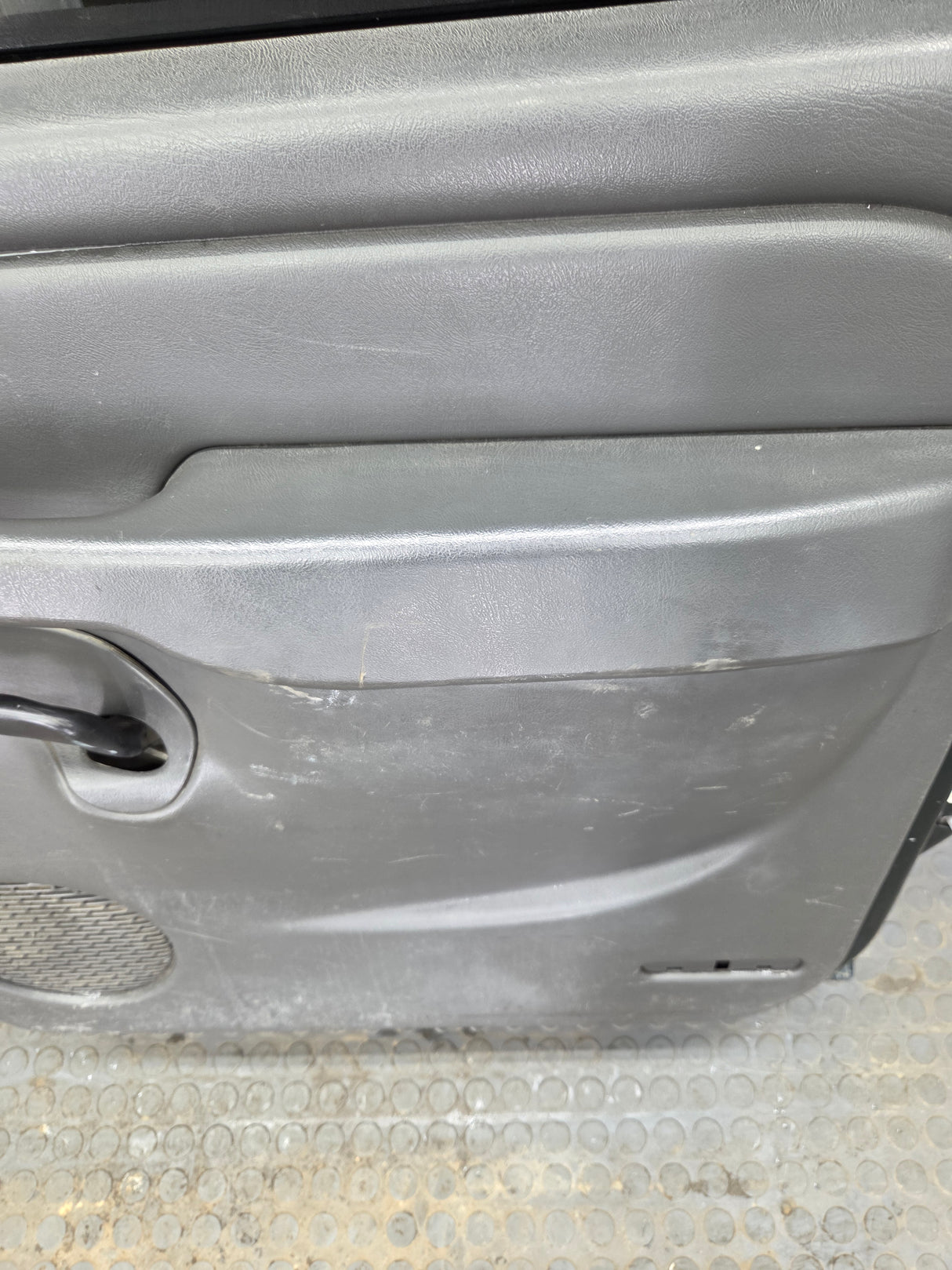 1999-2006 Chevrolet Silverado / GMC Sierra 1500 2500 3500 HD Rear Passenger side Crew Cab rear door RH